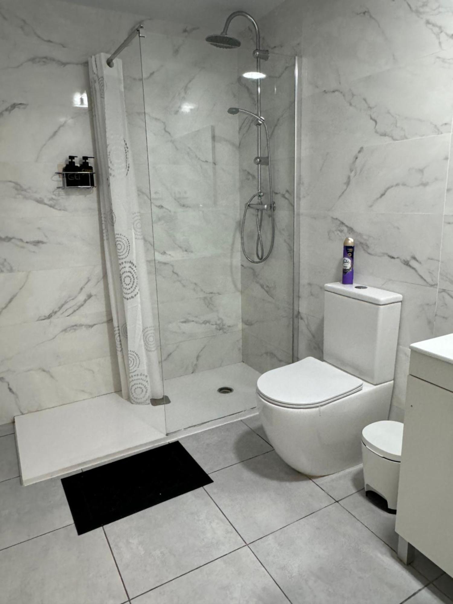 Апартаменти Habitacion Para Tu Estadia Corta En Bcn Барселона Екстер'єр фото